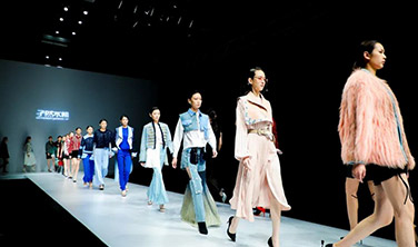 中国国际时装周·孑然不桐2021春夏系列