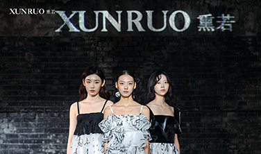  XUNRUO熏若-《游园惊梦》2023春夏系列发布会