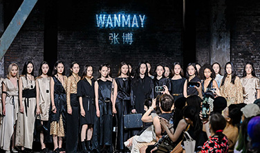 WANMAY·张博-《逐光》2023春夏系列发布会